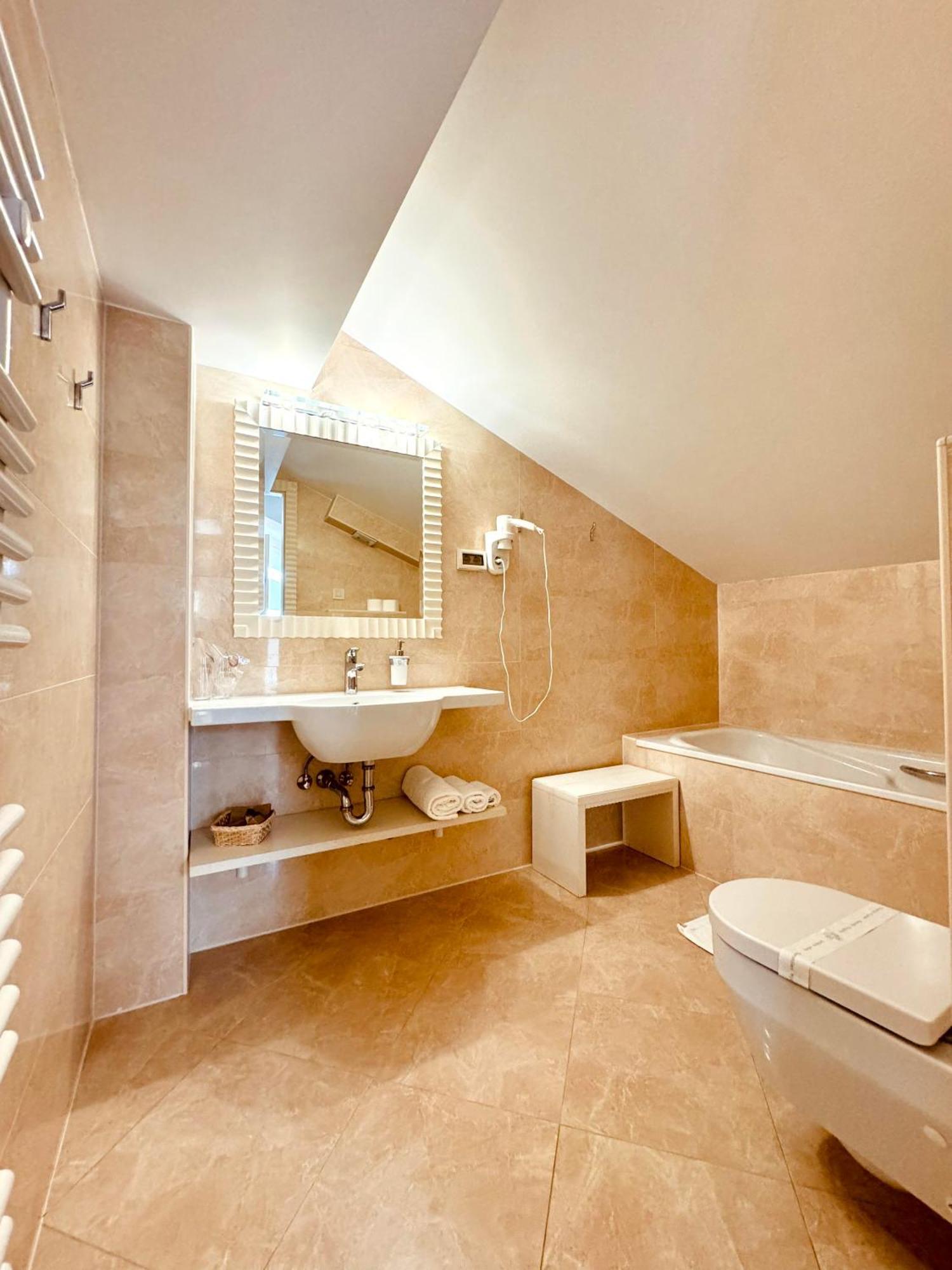 Boutique Hotel Oasi Пьешчана-Увала Экстерьер фото